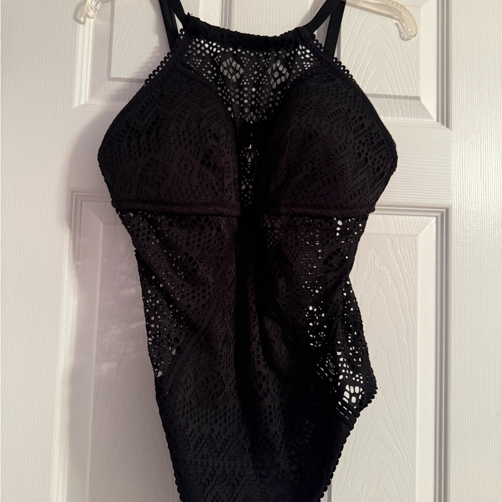 Adore Me Margaret Black Crochet Swimsuit Plus Size 0X - Picture 4 of 9